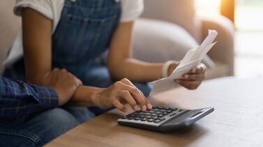 Estrés financiero: expertos brindan 8 consejos para superarlo