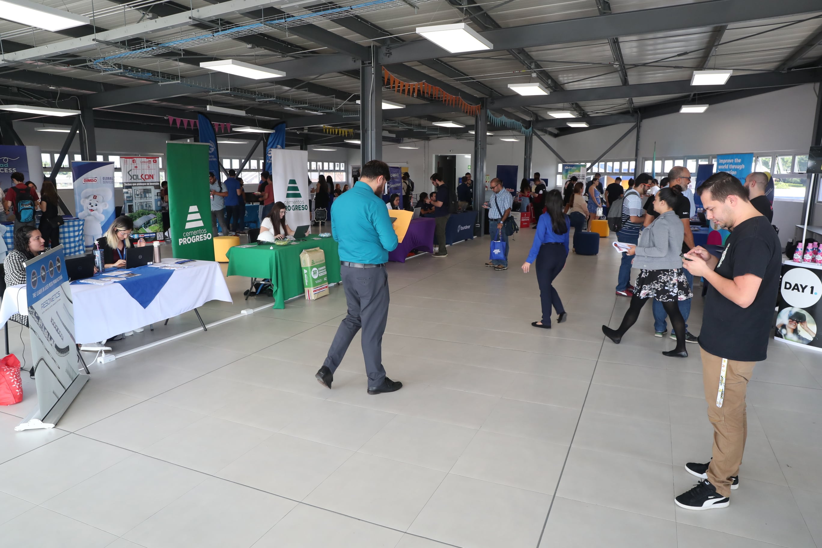 04/07/2024/ Feria de empleo Universidad Fidelitas / foto John Durán