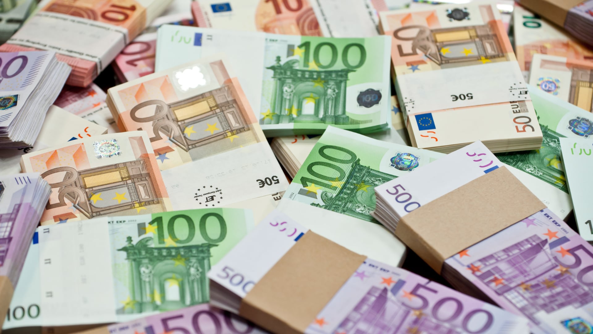 El robo fue descubierto tras una alerta de incendio, lo que llevó a los bomberos y a la policía a ingresar a la sucursal bancaria.