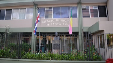 Empleo público en la Municipalidad de Santa Ana; dos nuevos puestos de trabajo disponibles con salarios de hasta ₡1,6 millones