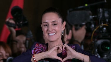 Claudia Sheinbaum: un año en el poder en México con aprobación récord y desafíos críticos en seguridad y economía