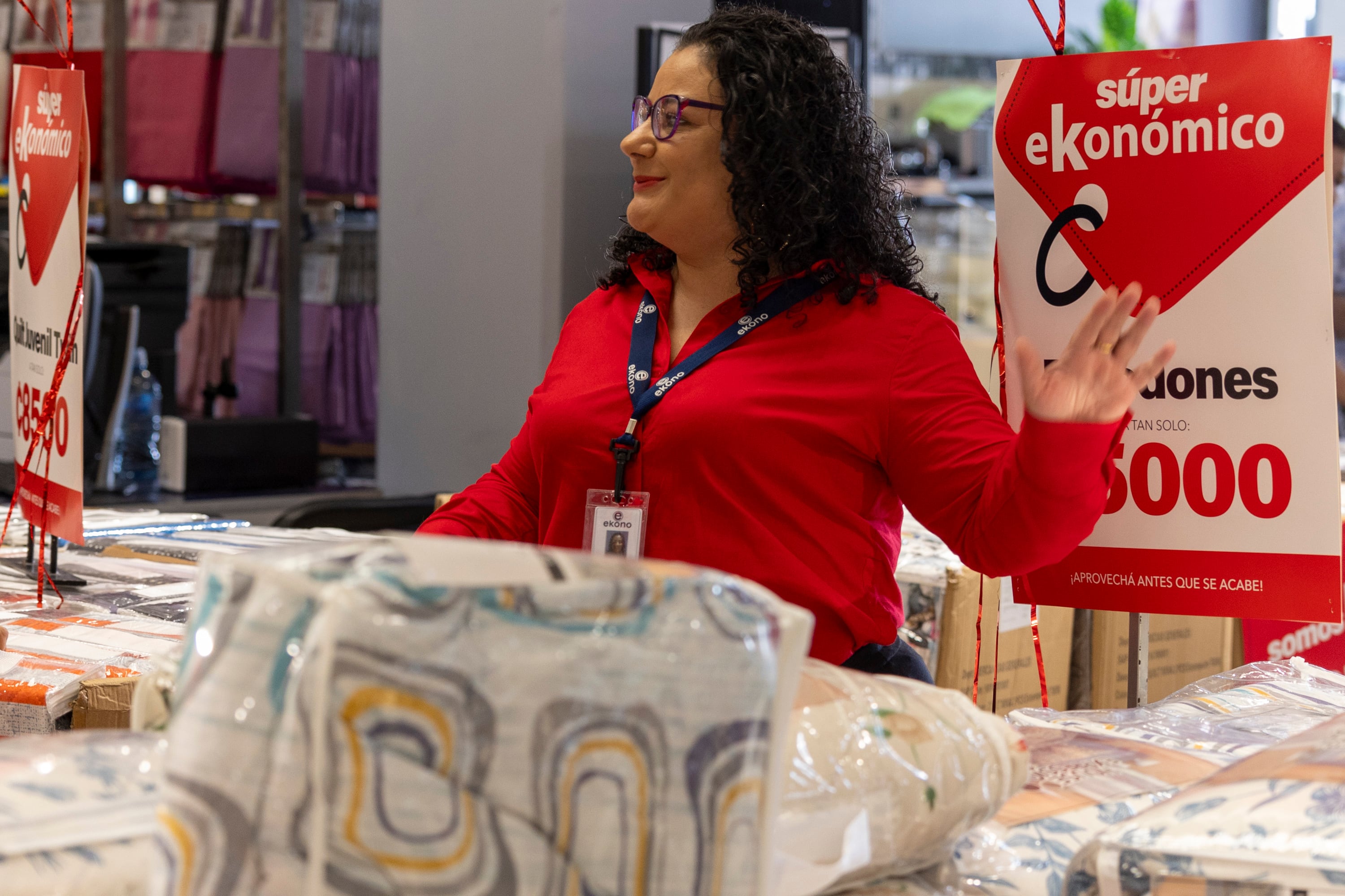 17/10/2024, San José, Guadalupe, Tienda Ekono, presentación de la temporada navideña y de fin de año de la tienda, con precios super bajos.