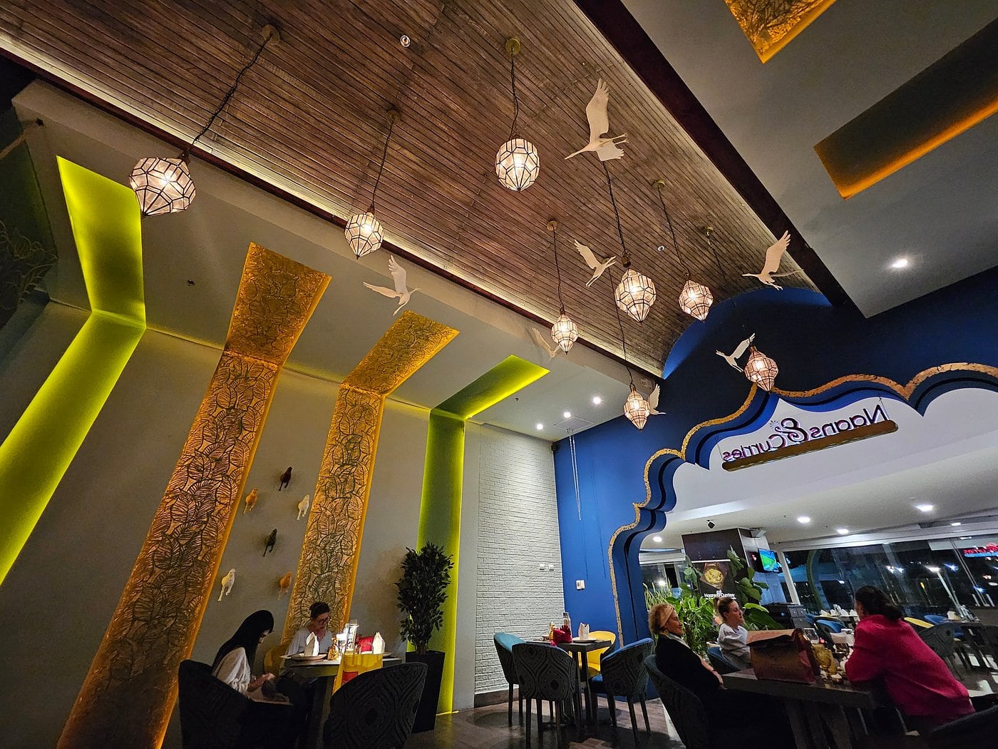 Restaurante Naans & Curries