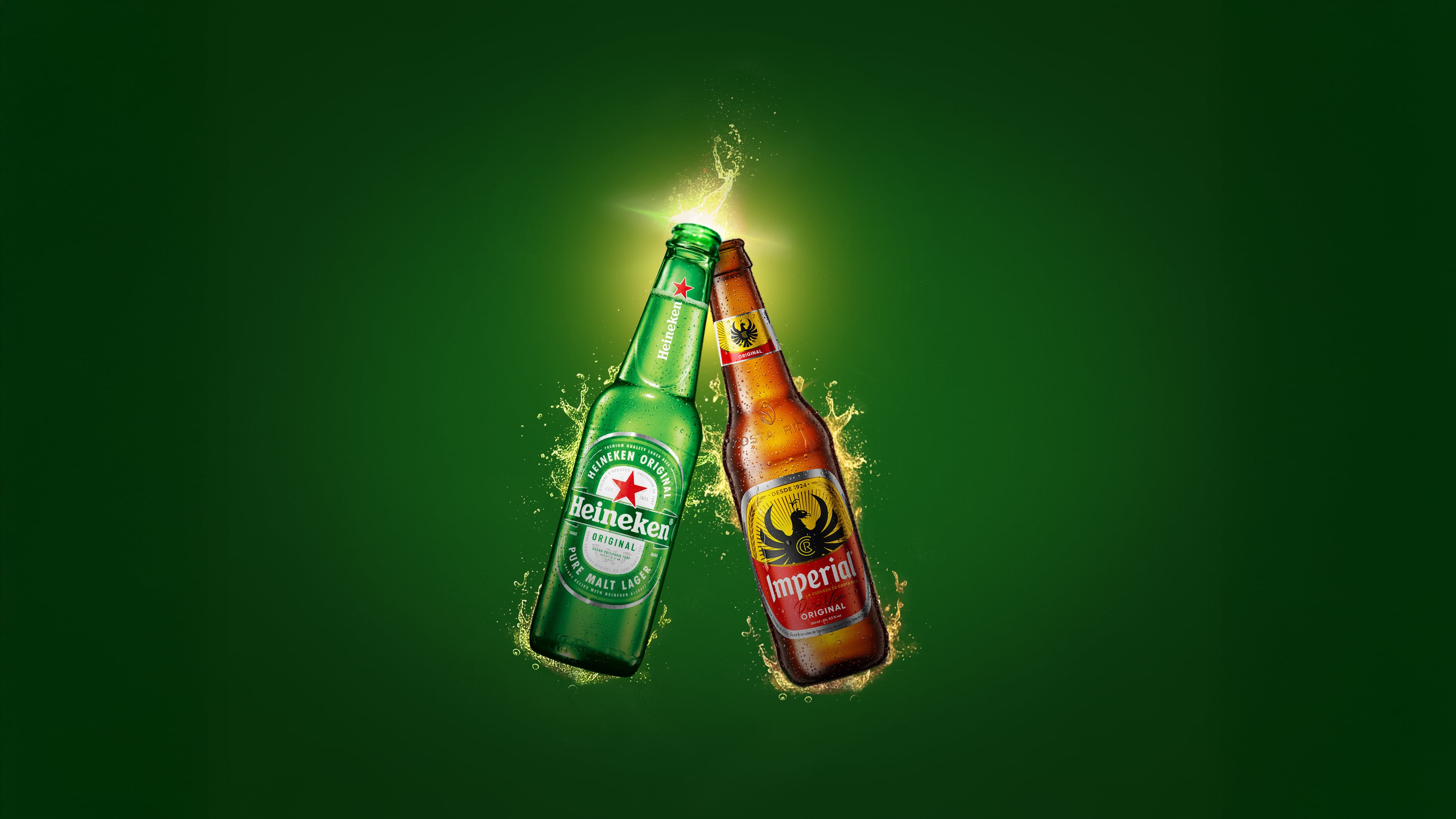 Anuncio de la venta de Fifco a la empresa Heineken. Dolf Van Den Brink y Rolando Carvajal en la imagen, quienes son los CEO de las empresas.