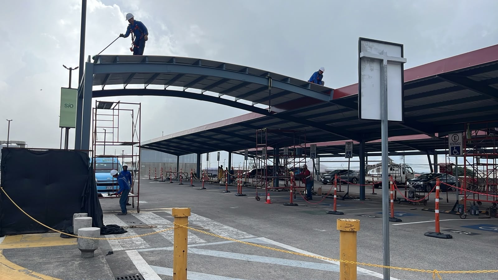 O Aeroporto Juan Santamaría vai ganhar um novo estacionamento de oito andares; veja os novos investimentos O Aeroporto Juan Santamaría vai ganhar um novo estacionamento de oito andares; veja os novos investimentos
