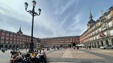 España pone fin a sus “visas doradas” para frenar la especulación inmobiliaria