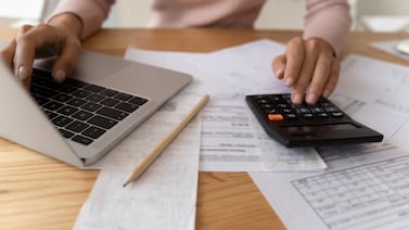 Becarán a 250 mujeres con cursos sobre control financiero y manejo de emociones: lea aquí como participar