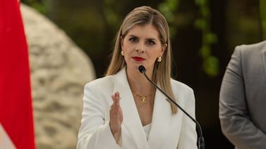 Laura Fernández presenta proyectos de ley para aumentar la protección policial y destruir pistas clandestinas