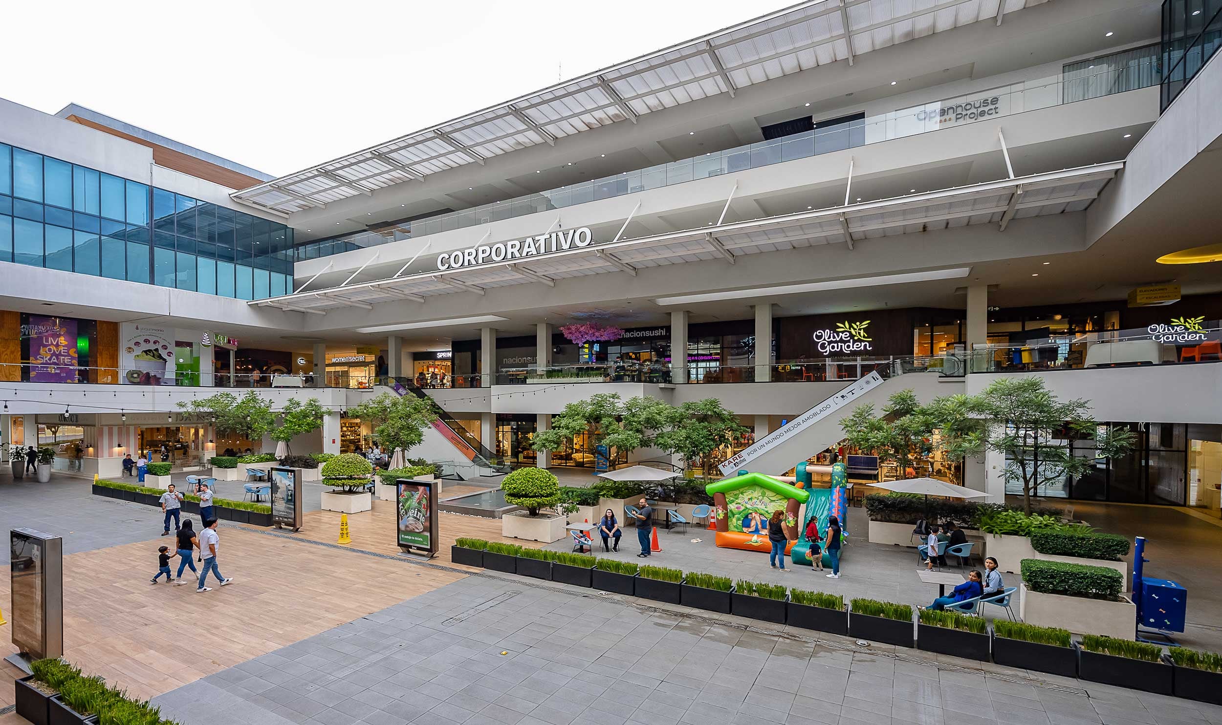 El proyecto Terrazas Lindora están en proceso de transformación desde el 2021 y se espera que para inicios del 2024 esté completamente listo. Reubicaciones comerciales se efectuaron para aumentar la visitación. Foto: Portafolio Inmobiliario.