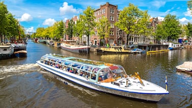 Ámsterdam permitirá navegar en sus canales solo a cierto tipo de embarcaciones