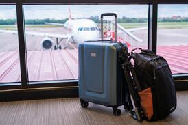 Auge de viajes al exterior: salidas de costarricenses marcaron un nuevo récord en 2025