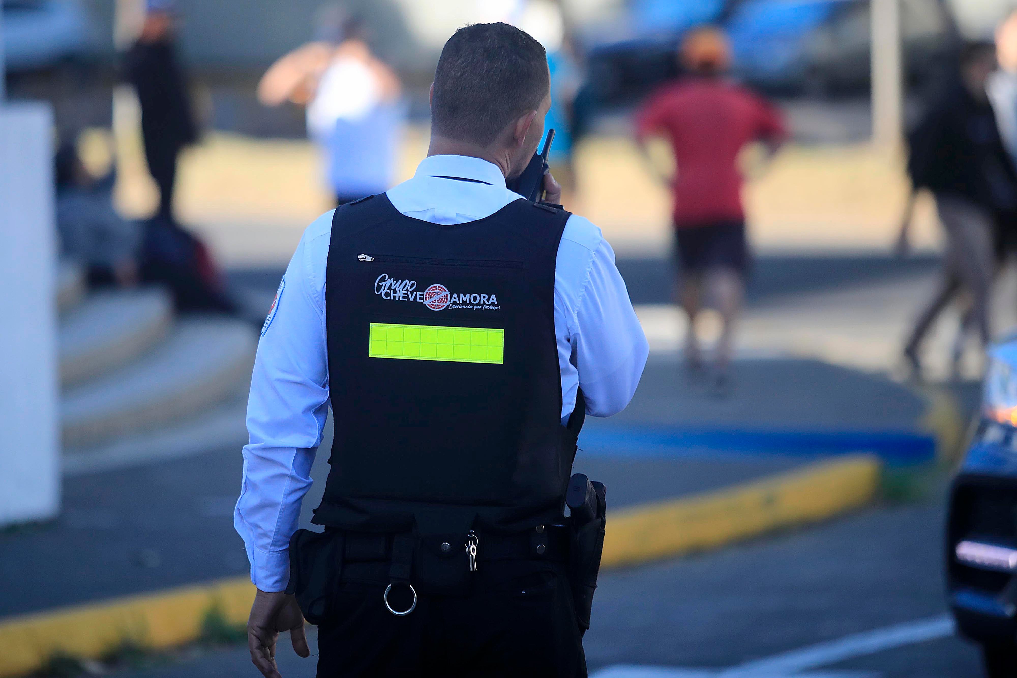 21/12/2023 La Sabana. Oficiales de Seguridad Privada.
