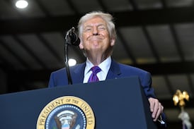 Tensión en Washington: Donald Trump reclama autoridad sobre aranceles y escala ataques contra la Fed