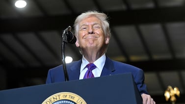 Tensión en Washington: Donald Trump reclama autoridad sobre aranceles y escala ataques contra la Fed