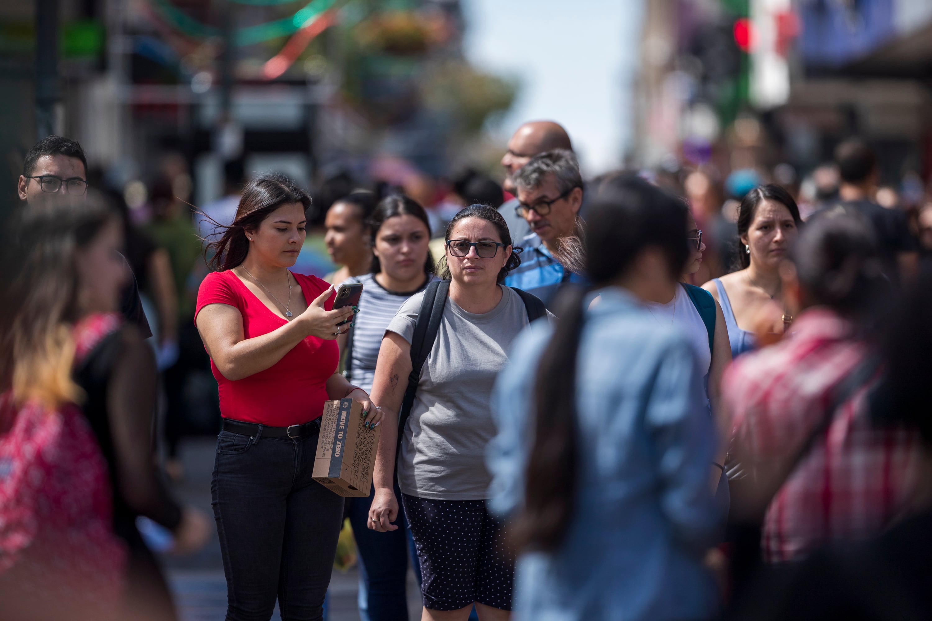 09/12/2023, San José, recorrido por avenida central y avenida 4, para ver como estan las compras navideñas, la venta de loteria, y la seguridad en el centro de la capital.