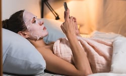 La paradoja del espejo: ticos recortan en comida pero disparan su gasto en cuidado personal un 30%