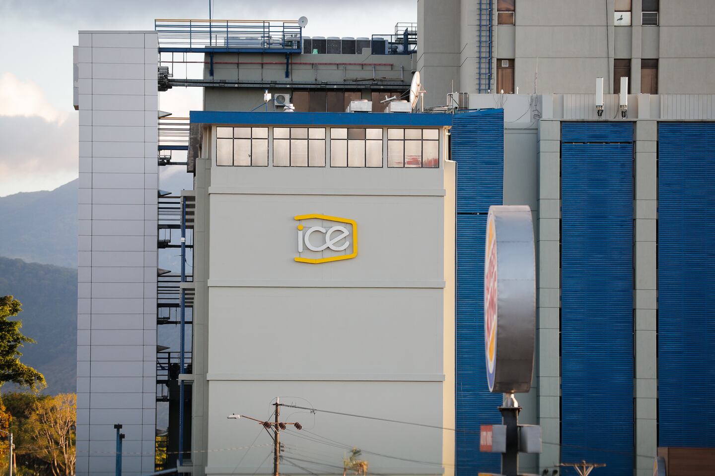 Empleo público: trabajo en el ICE con salarios de hasta ¢1,7 millones; conozca cómo concursar