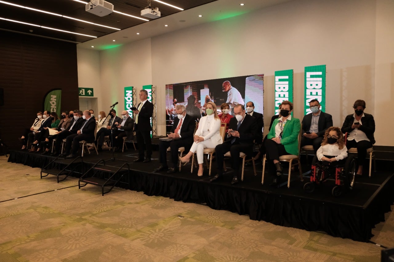 Este martes 30 de noviembre, el candidato presidencial del Partido Liberación Nacional (PLN), José María Figueres, presentó oficialmente al equipo económico que lo apoyará en la campaña rumbo a las elecciones presidenciales del 2022
