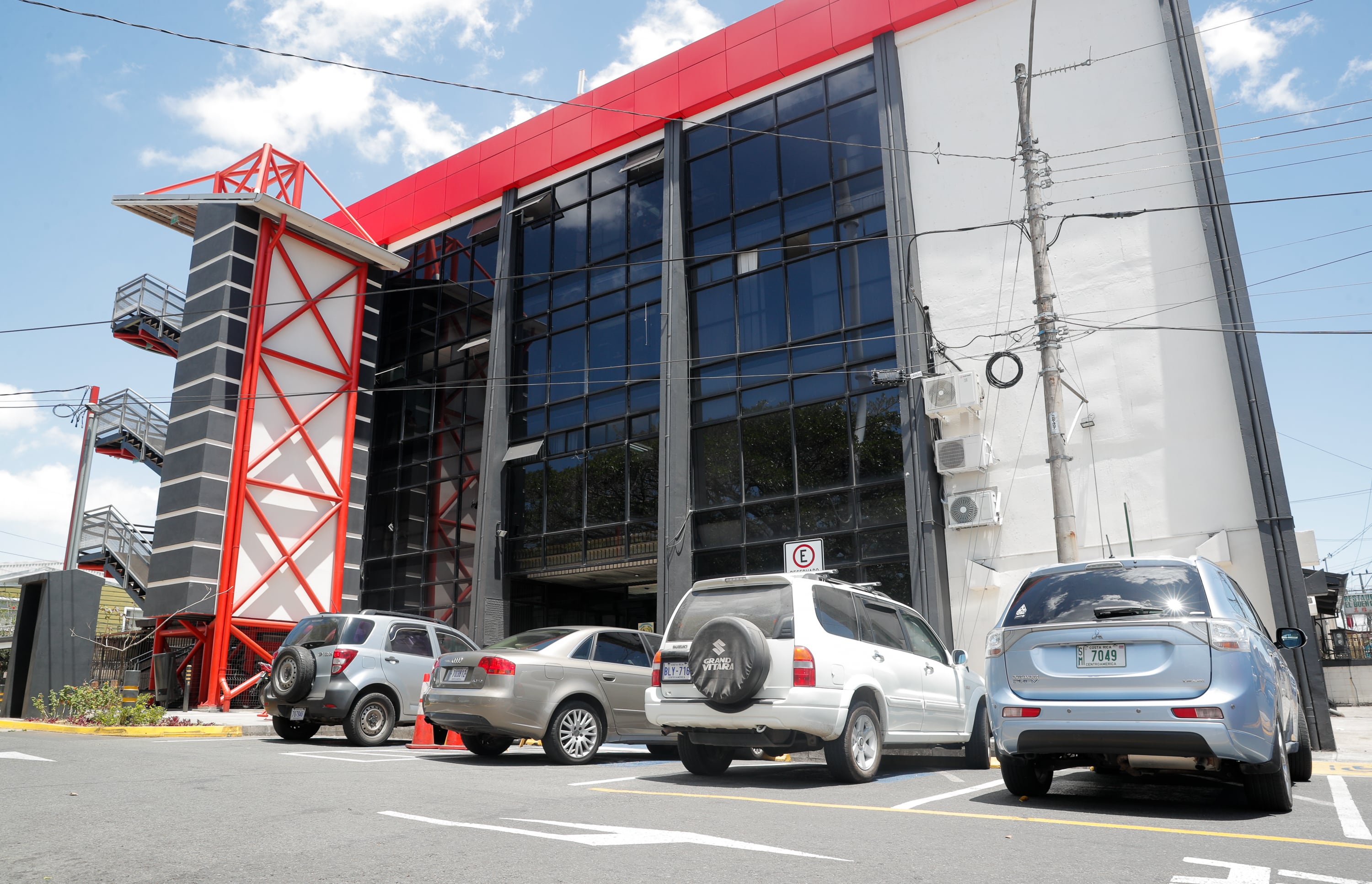 O município de Curridabat está oferecendo 8 vagas de emprego com salários de até 2,5 milhões de cedis O município de Curridabat está oferecendo 8 vagas de emprego com salários de até 2,5 milhões de cedis