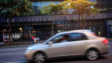 INS detiene el cobro del marchamo por “inconsistencias significativas”; propietarios de vehículos reportan reducciones de hasta el 50%