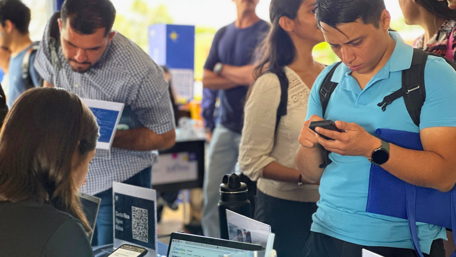 Participan más de 30 empresas con vacantes en ingeniería, arquitectura y otras especialidades.
