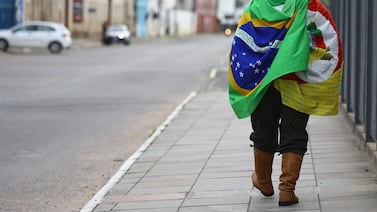 Brasil irá a segunda ronda, con Flávio Bolsonaro delante de Lula por sorpresa