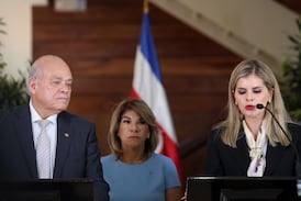 El choque por la ‘cirugía mayor’: ¿Hasta dónde puede llegar la reforma judicial de Laura Fernández?