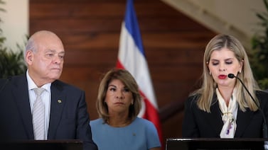 El choque por la ‘cirugía mayor’: ¿Hasta dónde puede llegar la reforma judicial de Laura Fernández?