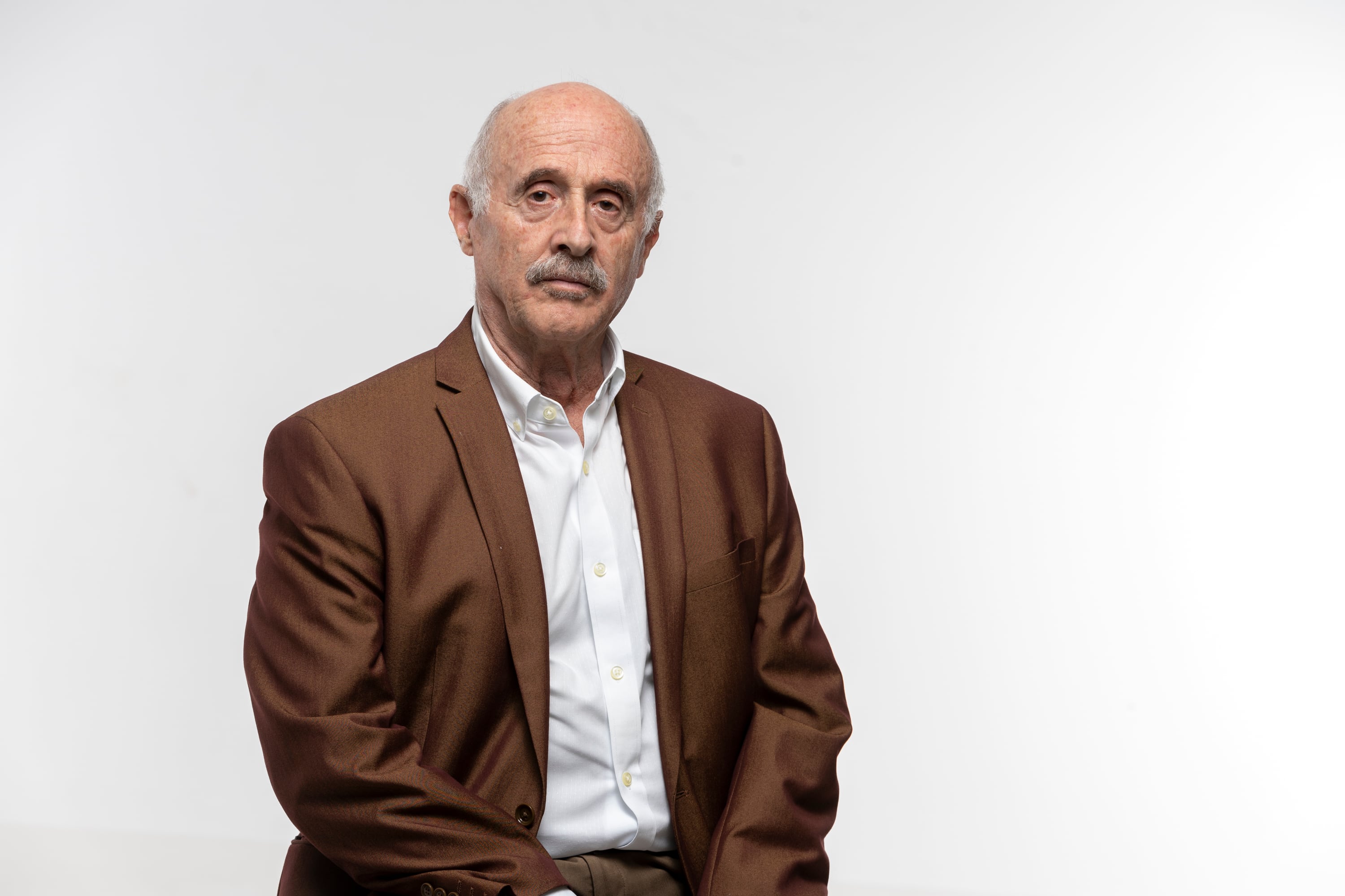 15/05/2024, San José, Tibás, retratos de los collumnistas de El Financiero.