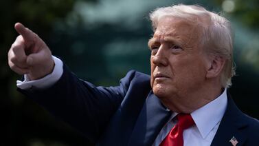 Por orden de Trump, el gobierno estadounidense dejará de financiar a dos medios de comunicación públicos: NPR y PBS