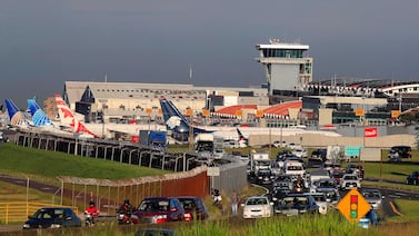 Aerolínea que vuela de Europa a Costa Rica cancela cientos de vuelos por una huelga de pilotos
