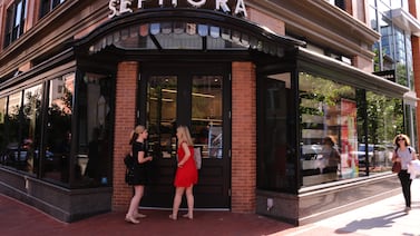 Dueño de Sephora y Benefit Cosmetics bajo investigación en Italia