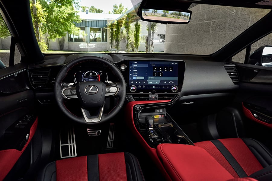 Al principio, Ron McLeod se sintió desconcertado por los indicadores del panel de instrumentos de su nuevo Lexus eléctrico, dotado de tecnología avanzada de conducción autónoma.