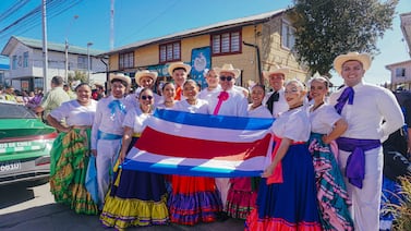 El Floreño: la agrupación que desde hace 55 años lleva el baile folclórico nacional al mundo