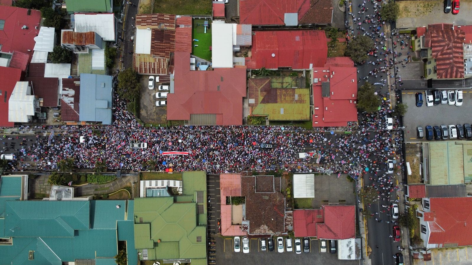 Fotografías de la marcha contra el fiscal general, Carlo Díaz, convocada por Rodrigo Chaves el 18 de marzo de 2025. Fotografías de dron por José Cordero / La Nación