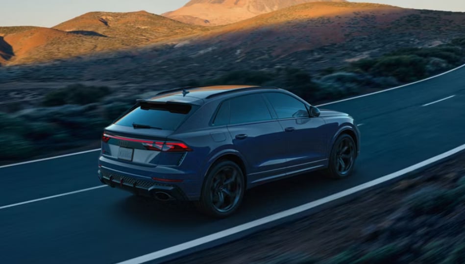Audi RS Q8 Performance tiene una capacidad de 305 km/h.