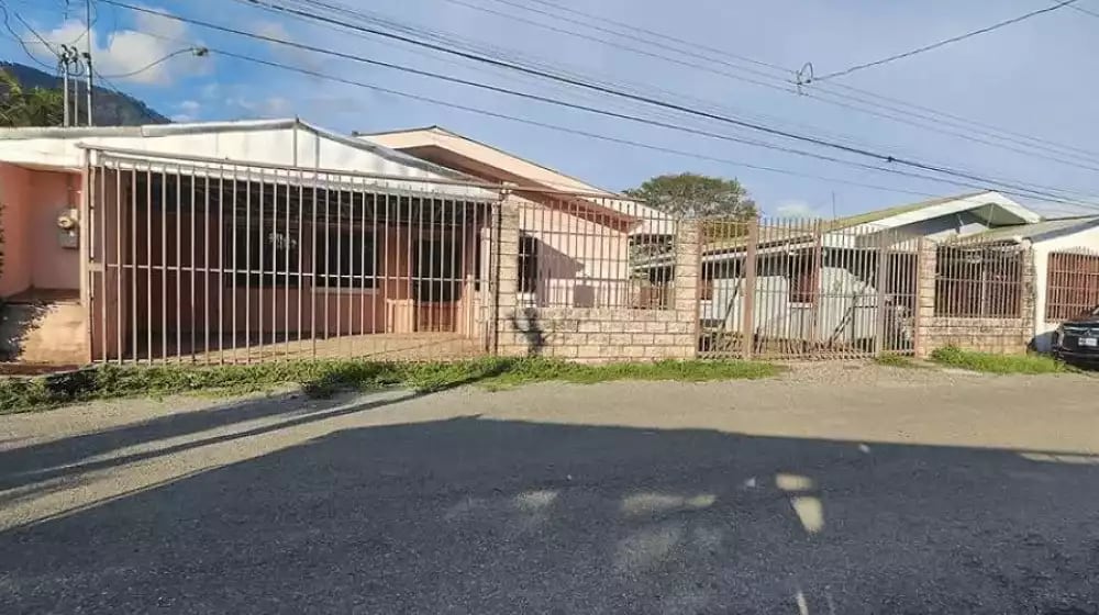 Complejo residencial ubicado en Palmar Norte de Osa, Puntarenas, disponible por $108.676 tras un descuento del 35% sobre su precio base.