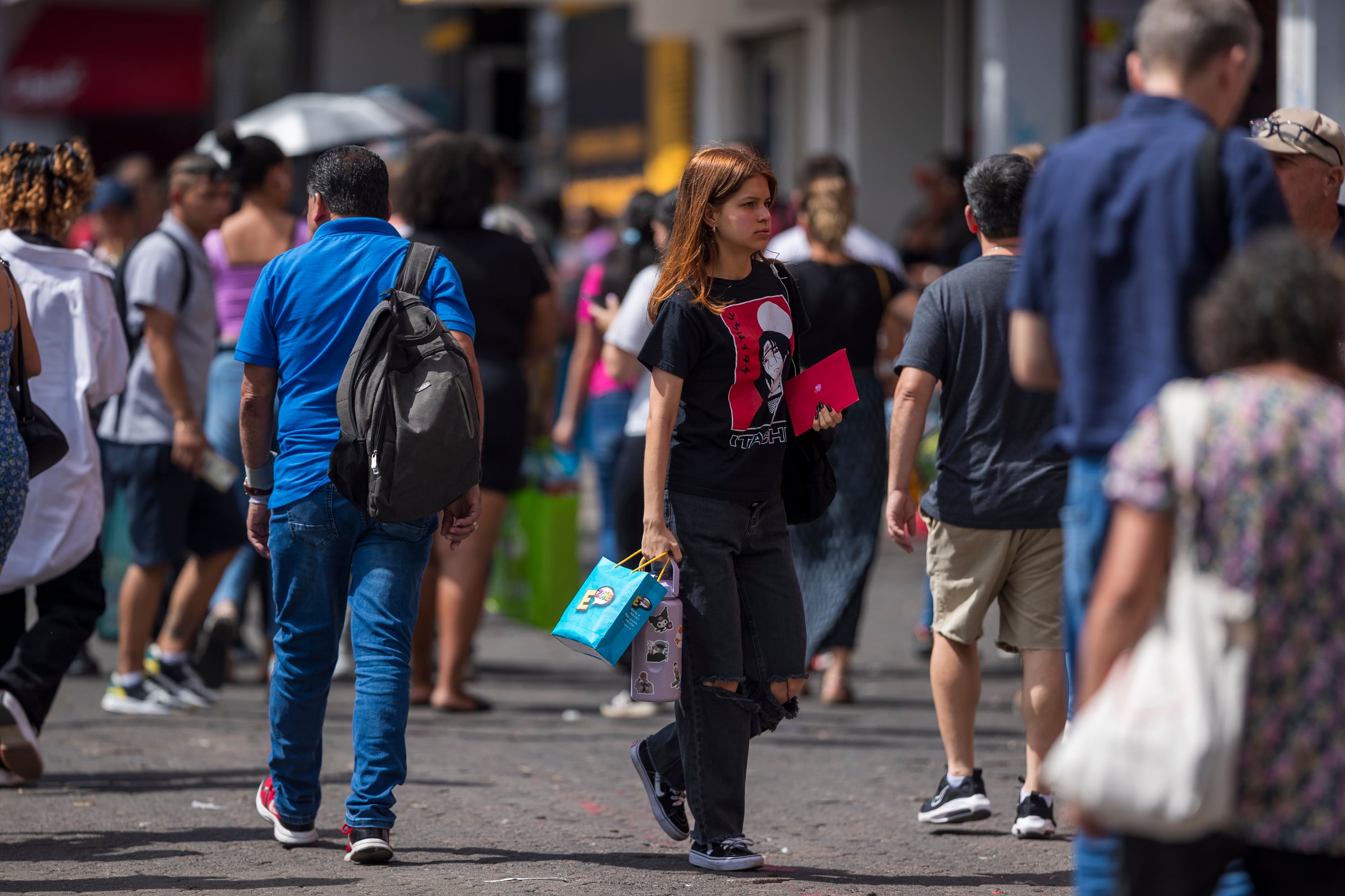 09/12/2023, San José, recorrido por avenida central y avenida 4, para ver como estan las compras navideñas, la venta de loteria, y la seguridad en el centro de la capital.