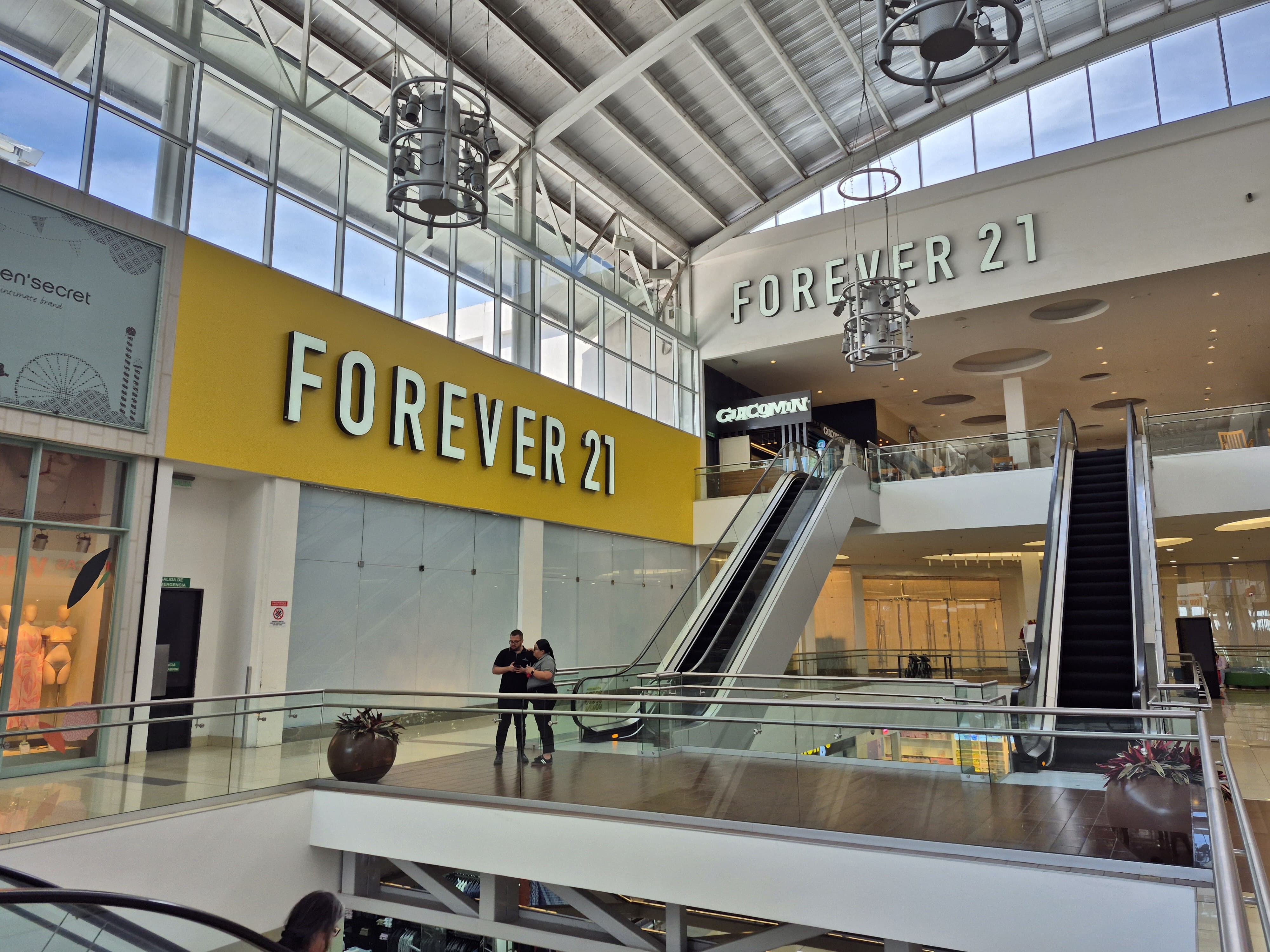 Cierre Forever 21