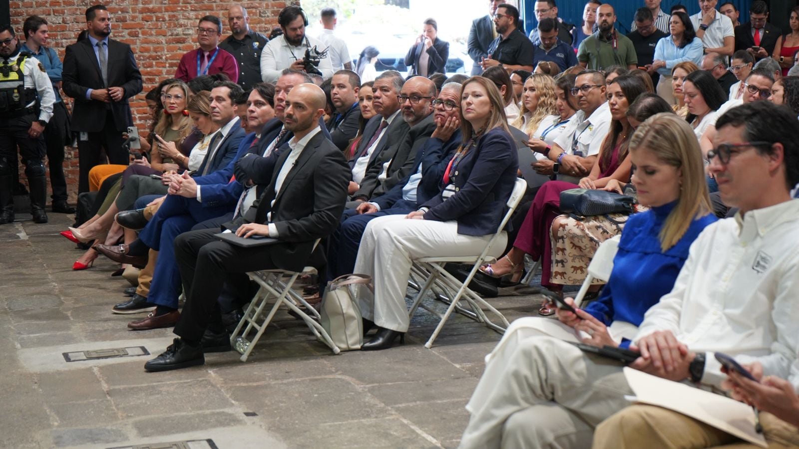 La alianza entre el INA y Open English puso a disposición de la ciudadanía la plataforma Hello Brete, la cual brindará hasta 500.000 licencias anuales para el aprendizaje gratuito del idioma.