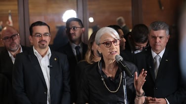 Bloque de oposición se une bajo una misma agenda e intenta arrebatarle puestos del Directorio en el Congreso al oficialismo
