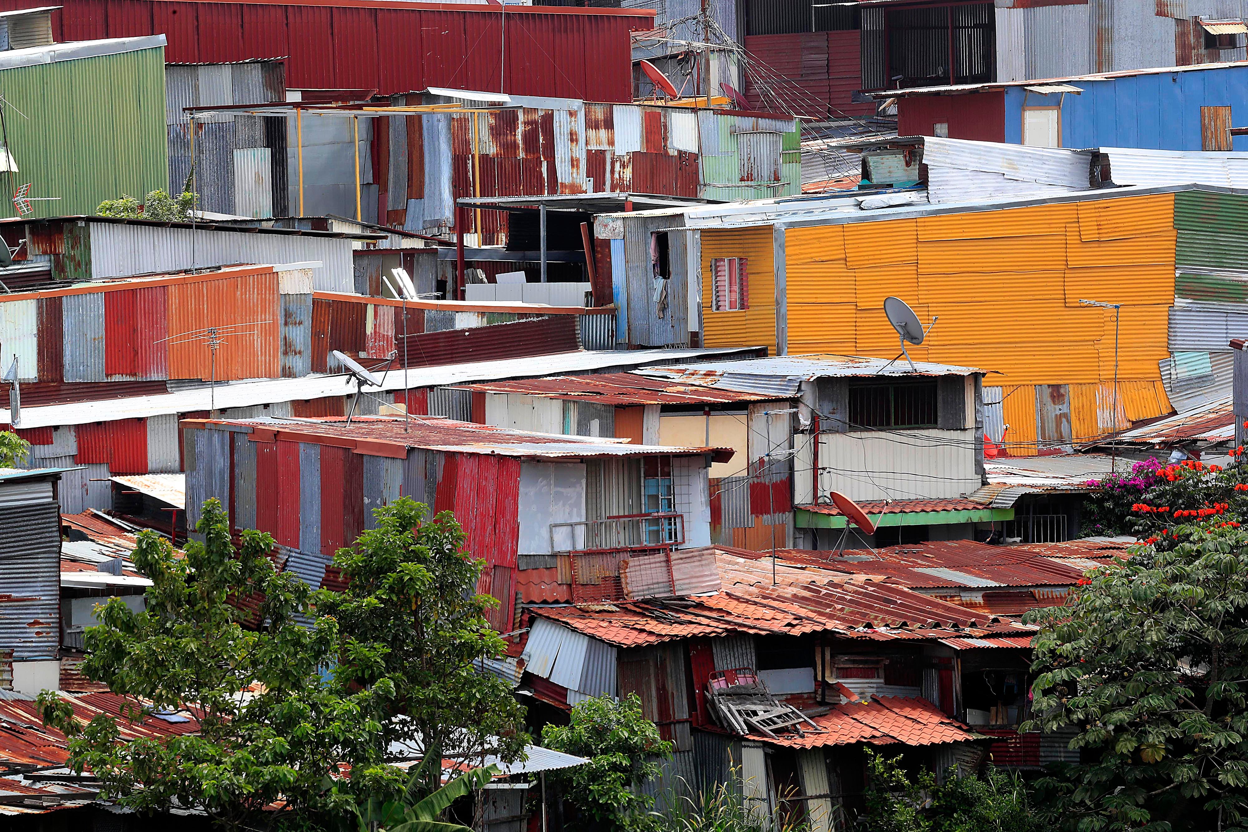01/09/2023      Finca San Juan de Pavas, San José. Situación de la vivienda en Costa Rica y cuanto afecta la calidad de vida de las personas. Tomas generales del estado de las viviendas, precarios, habitaciones en mal estado, casas mal construidas, mala situación económica, hacinamiento y pobreza.