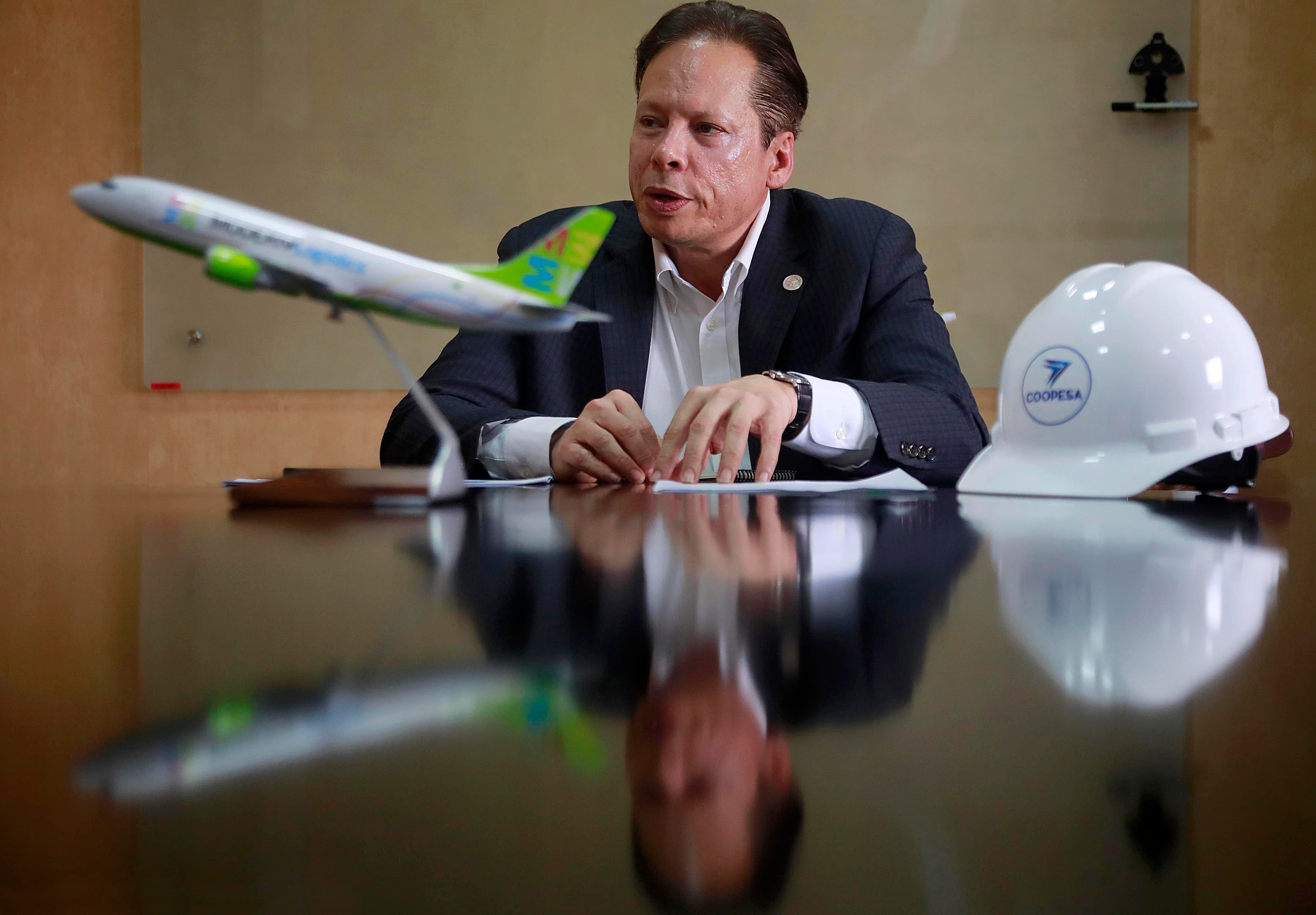 07/11/2023 Alajuela. Recorrido por las instalaciones de la Cooperativa de Servicios Agroindustriales (Coopesa), dedicada a la reparación y el mantenimiento de aeronaves en el Aeropuerto Internacional Juan Santamaría.