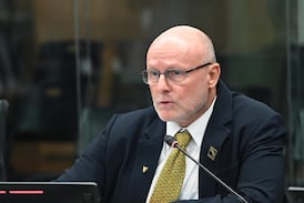 Cuatro exministros chavistas y un exvicepresidente aumentarán su salario como diputados; una exministra lo verá reducido