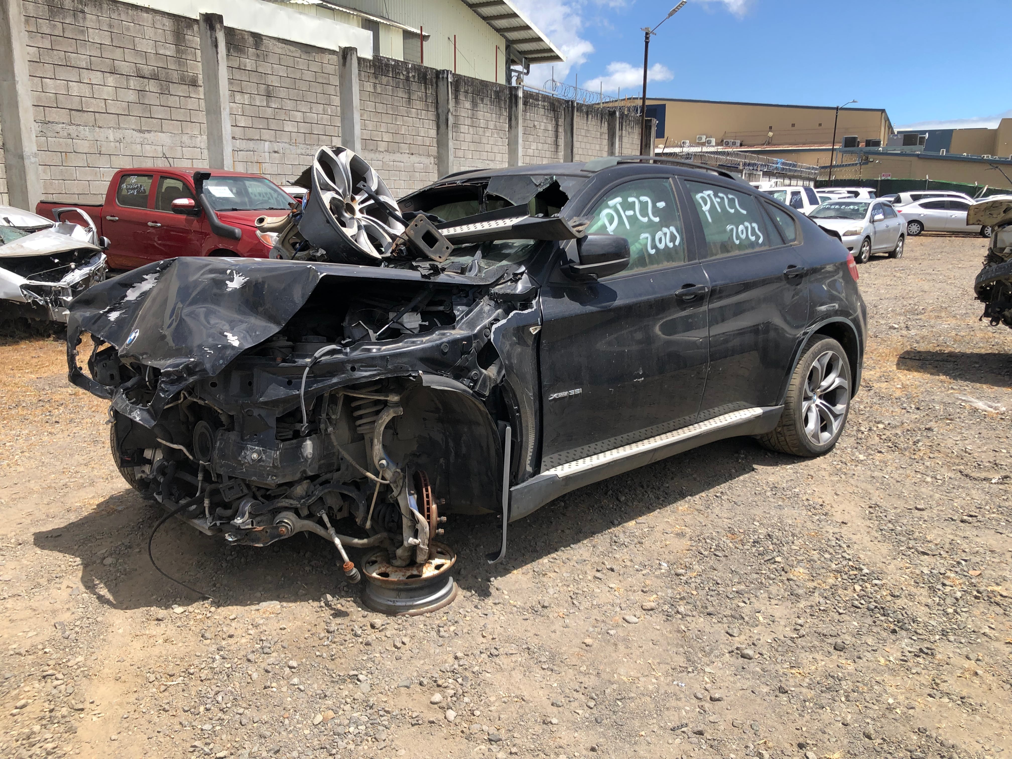 INS remata 63 vehículos para repuestos desde ¢75.000; lista incluye Toyota, Mercedes Benz y Hyundai