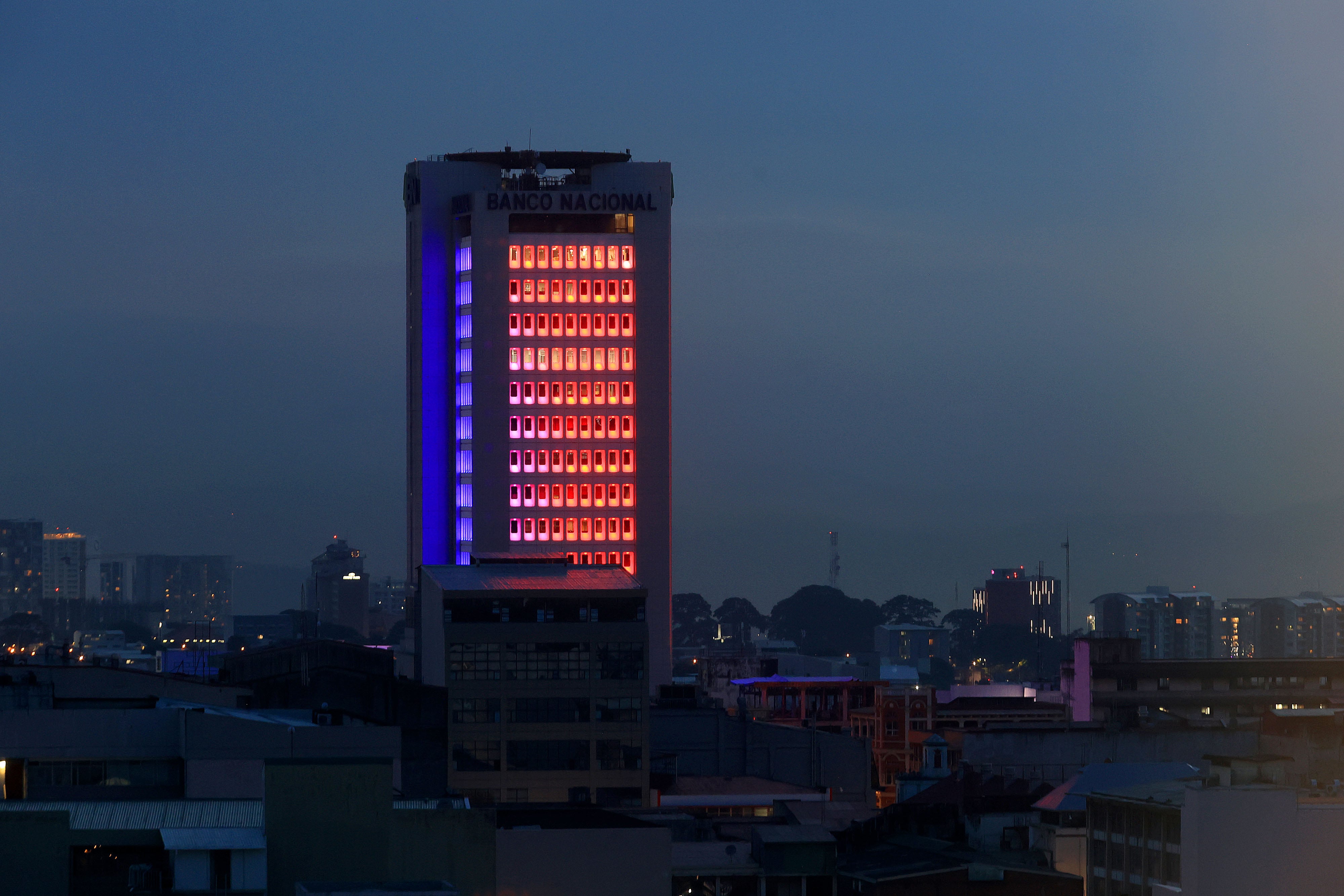 Banco Nacional, fachada
