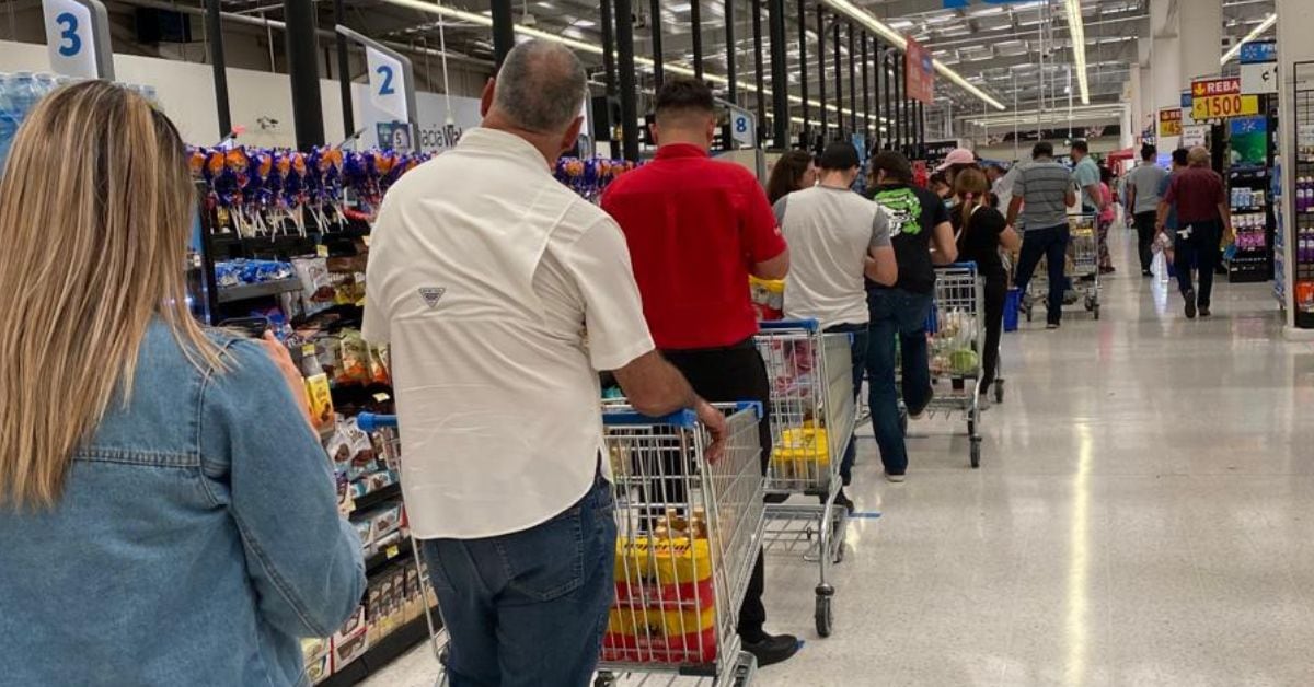 Palí, Maxi Palí, Masxmenos y Walmart mantienen una promoción en sus cervezas durante este fin de semana, lo que provocó la reacción de cientos de consumidores en todo el país