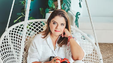 Ni la caída de la fotografía tradicional ni las cámaras de los móviles la hundieron: más bien su negocio creció y hasta tuvo que crear un estudio