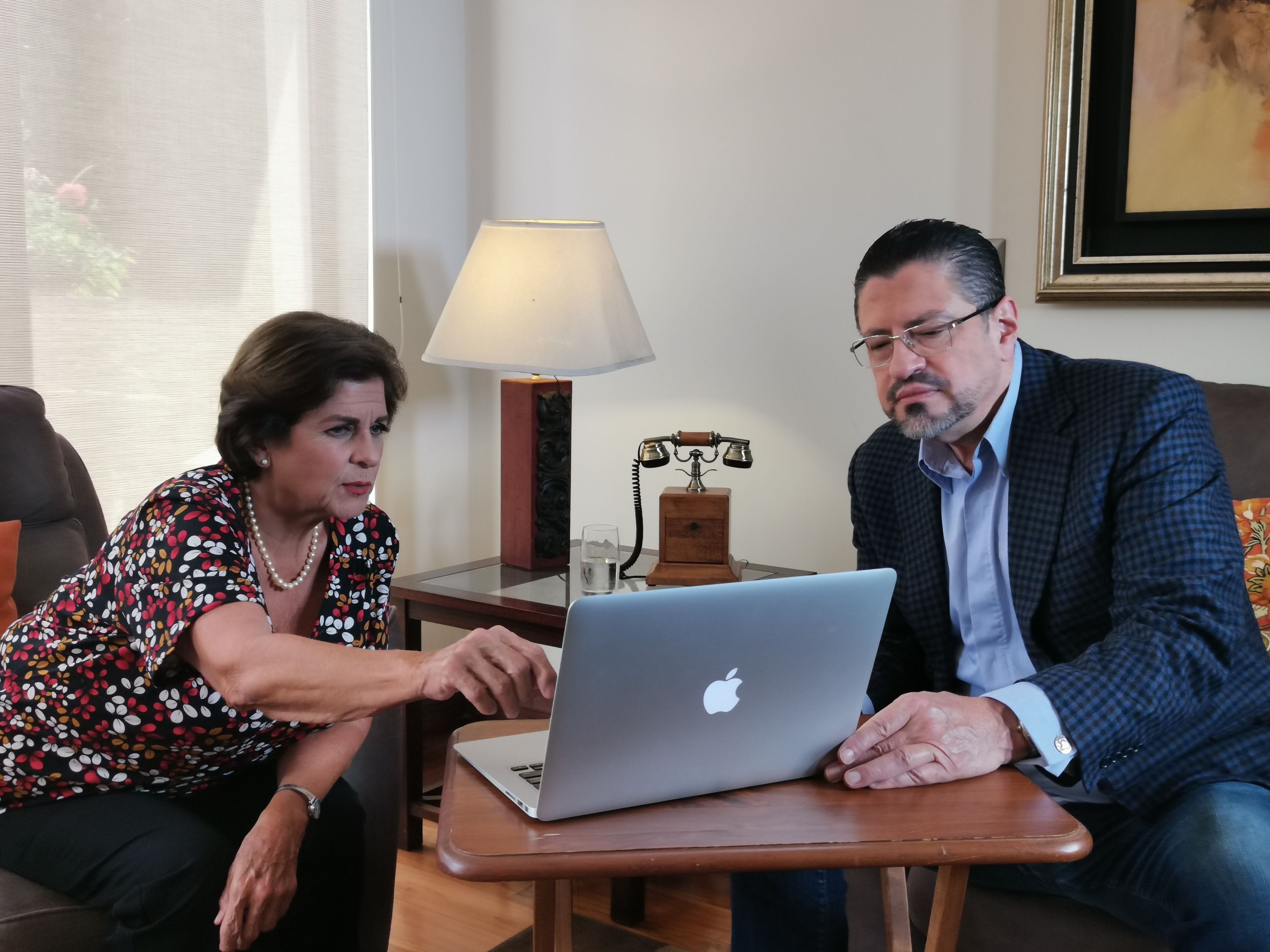 La muy reconocida periodista, Pilar Cisneros Gallo, aceptó ser candidata a diputada por el primer lugar de San José del Partido Social Democrático que tiene como candidato presidencial a Rodrigo Chaves.