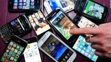 Descubra por qué no debería usar el mismo cargador en todos sus dispositivos